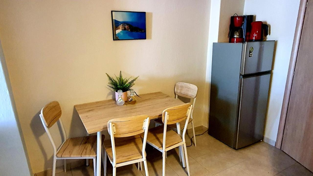 Katina'S House Apartment Вурвуру Екстериор снимка